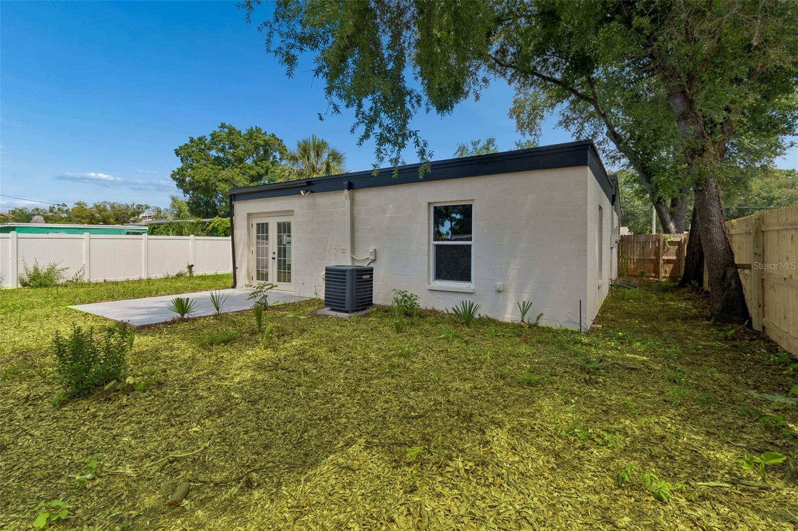LINCOLN GARDENS - Residential