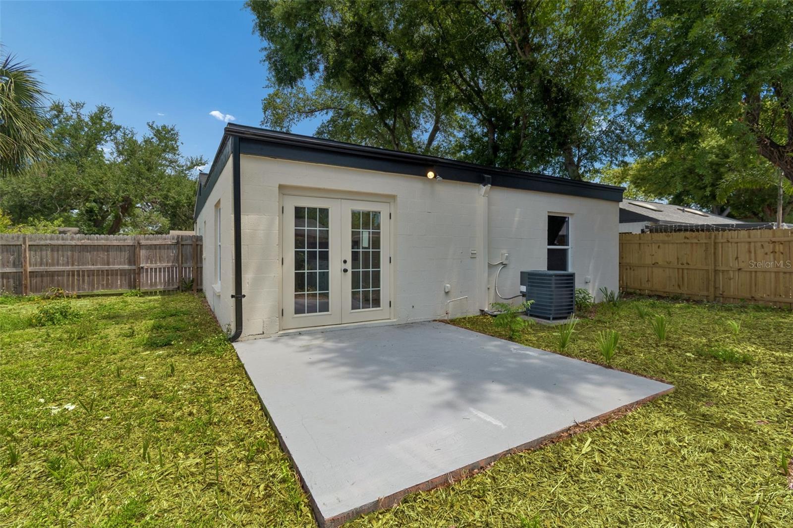LINCOLN GARDENS - Residential