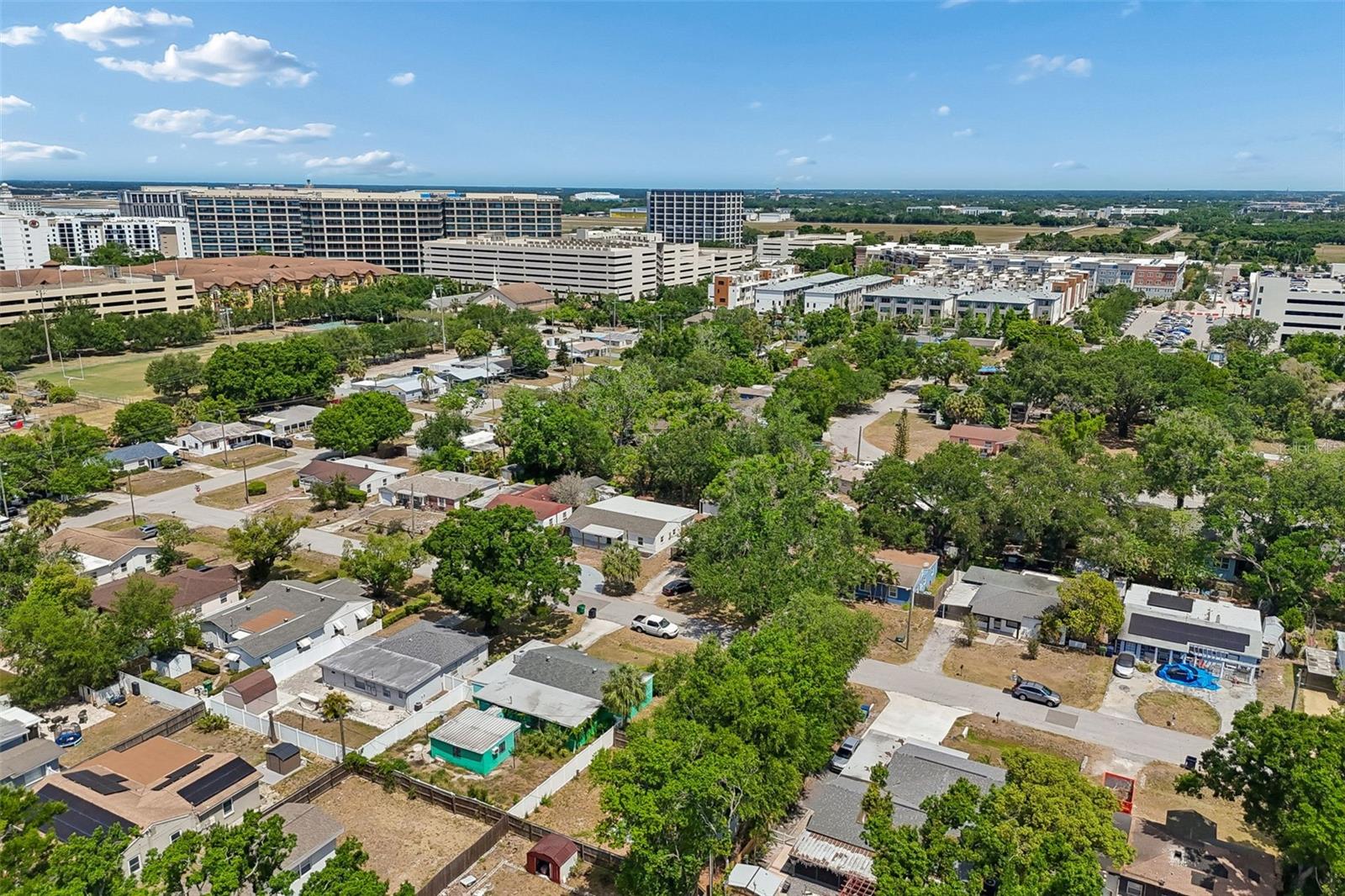 LINCOLN GARDENS - Residential