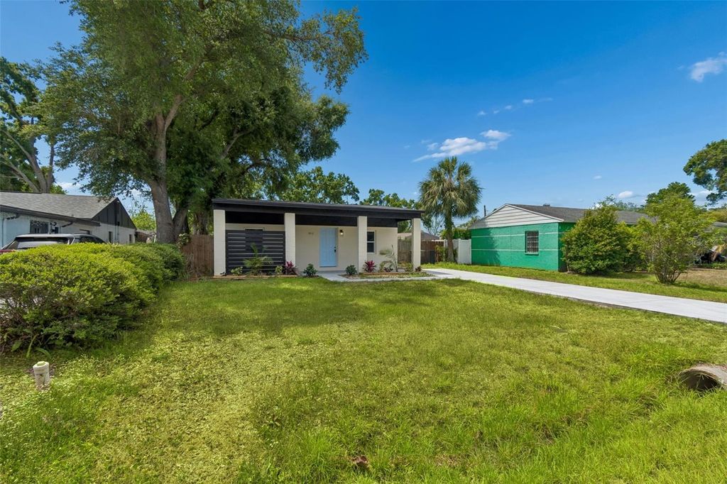 Photo of 3912 W Pine Street, Tampa, FL 33607 (MLS # TB8504265)