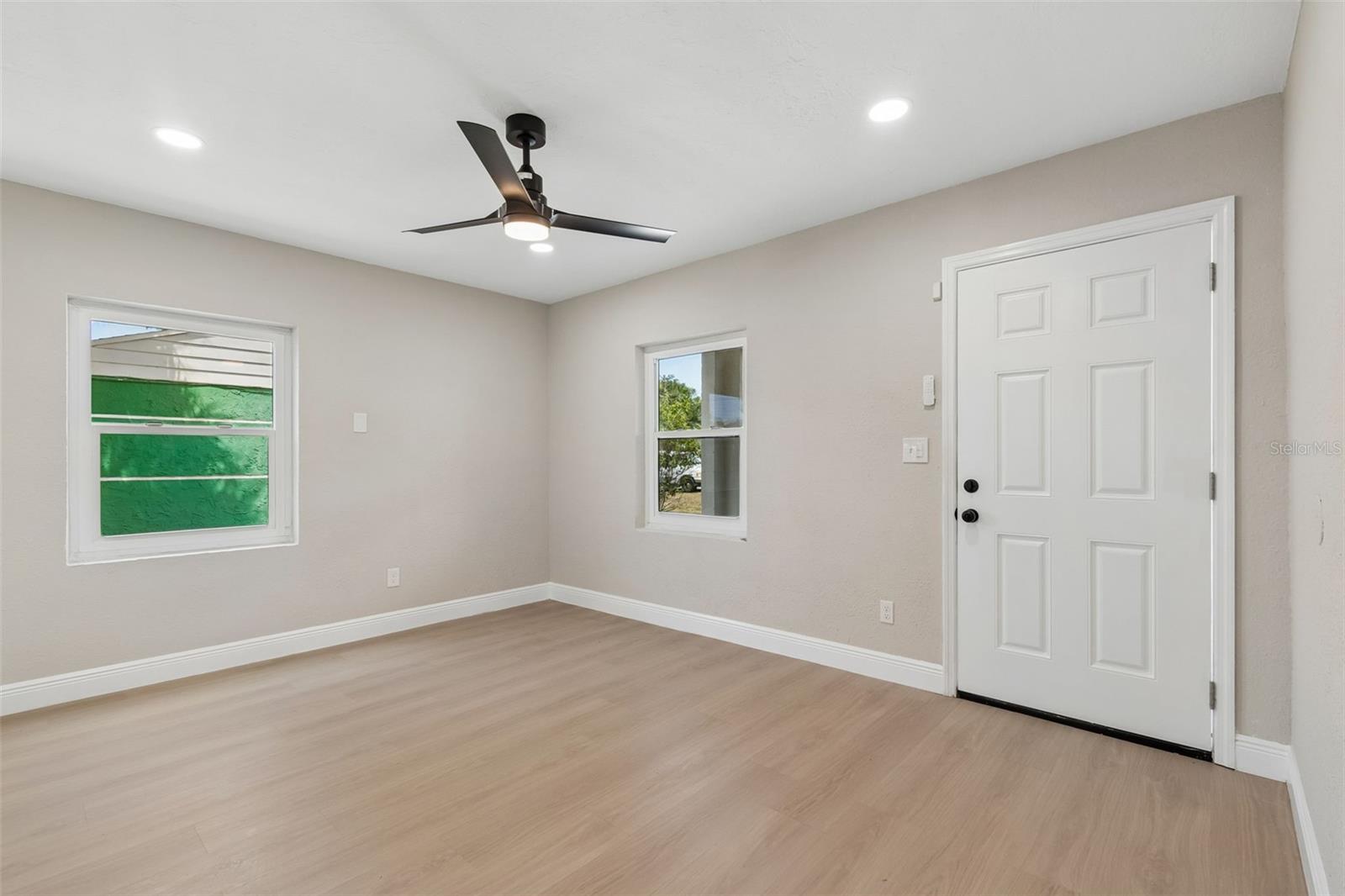 LINCOLN GARDENS - Residential