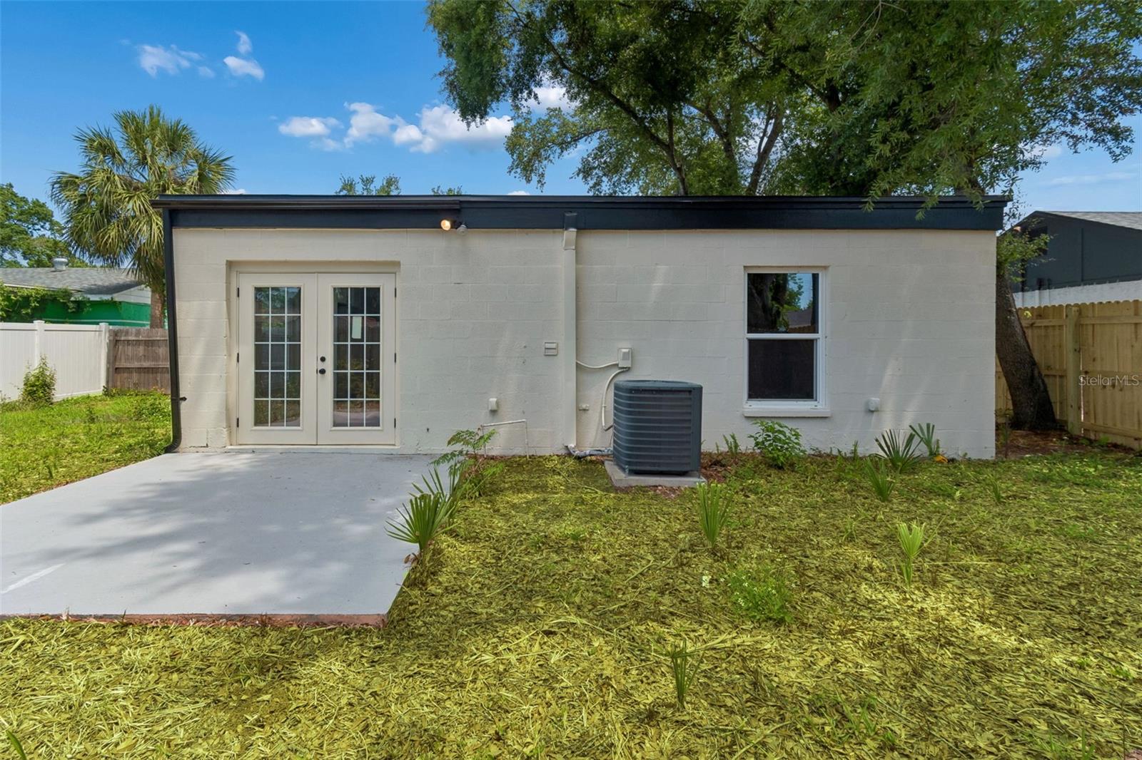 LINCOLN GARDENS - Residential