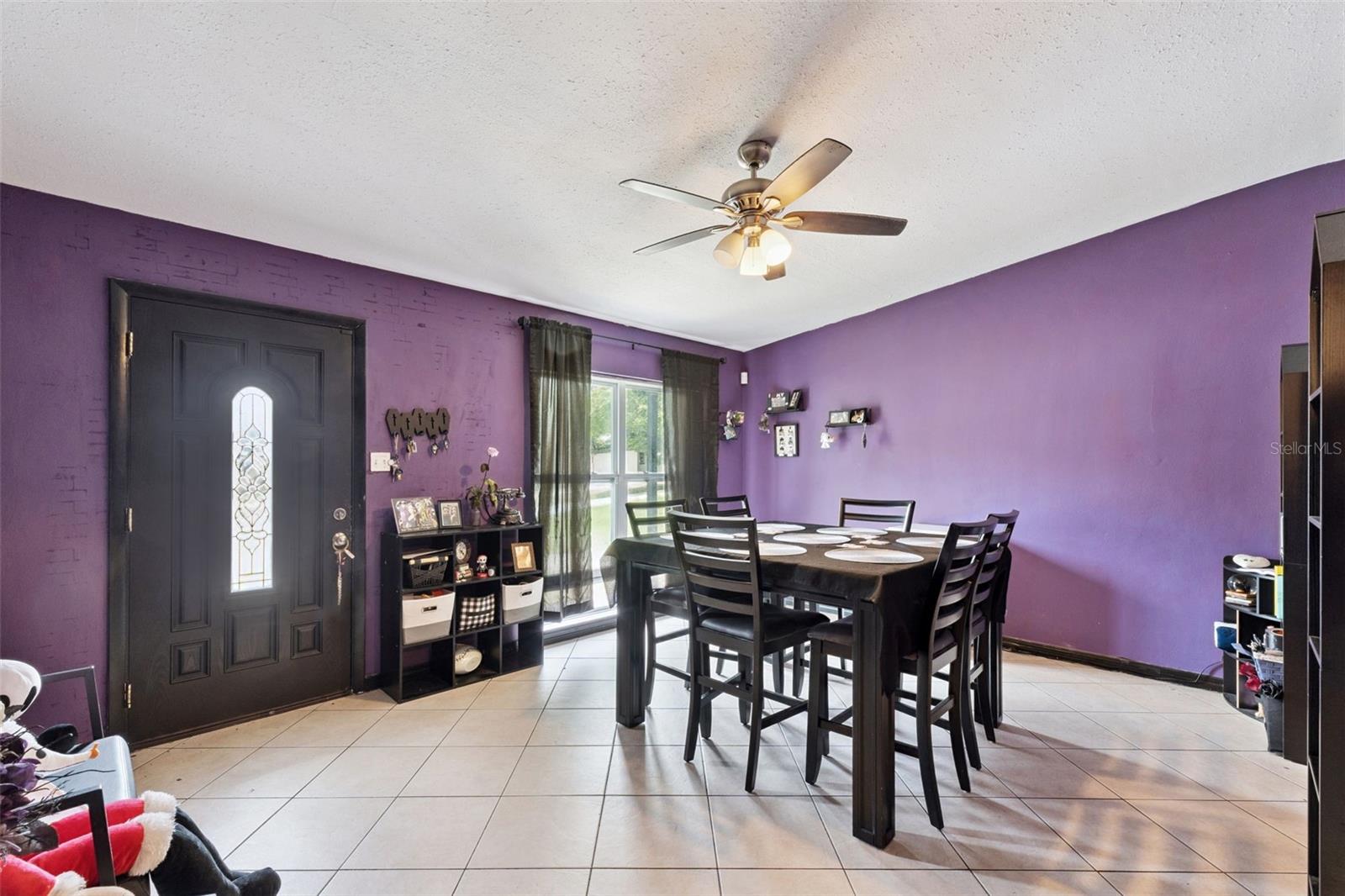 6204 OAKCREST CIRCLE