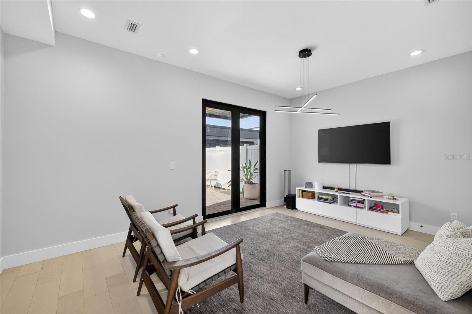 WEST HIGHLANDS - Residential Lease