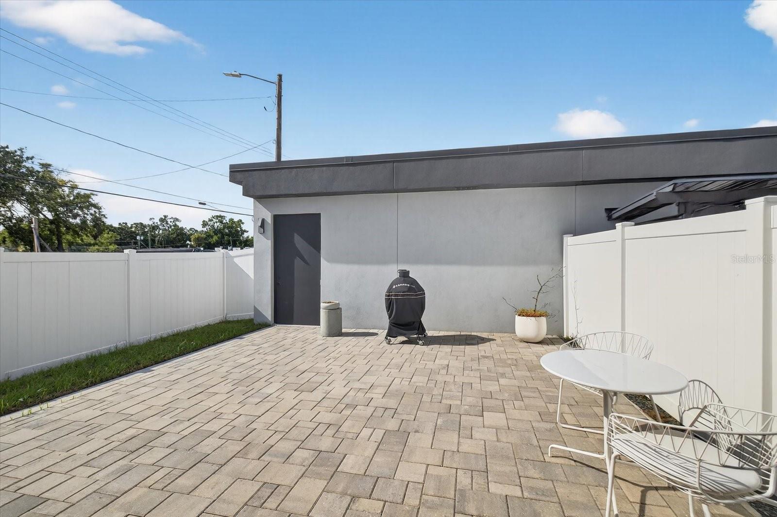 WEST HIGHLANDS - Residential Lease