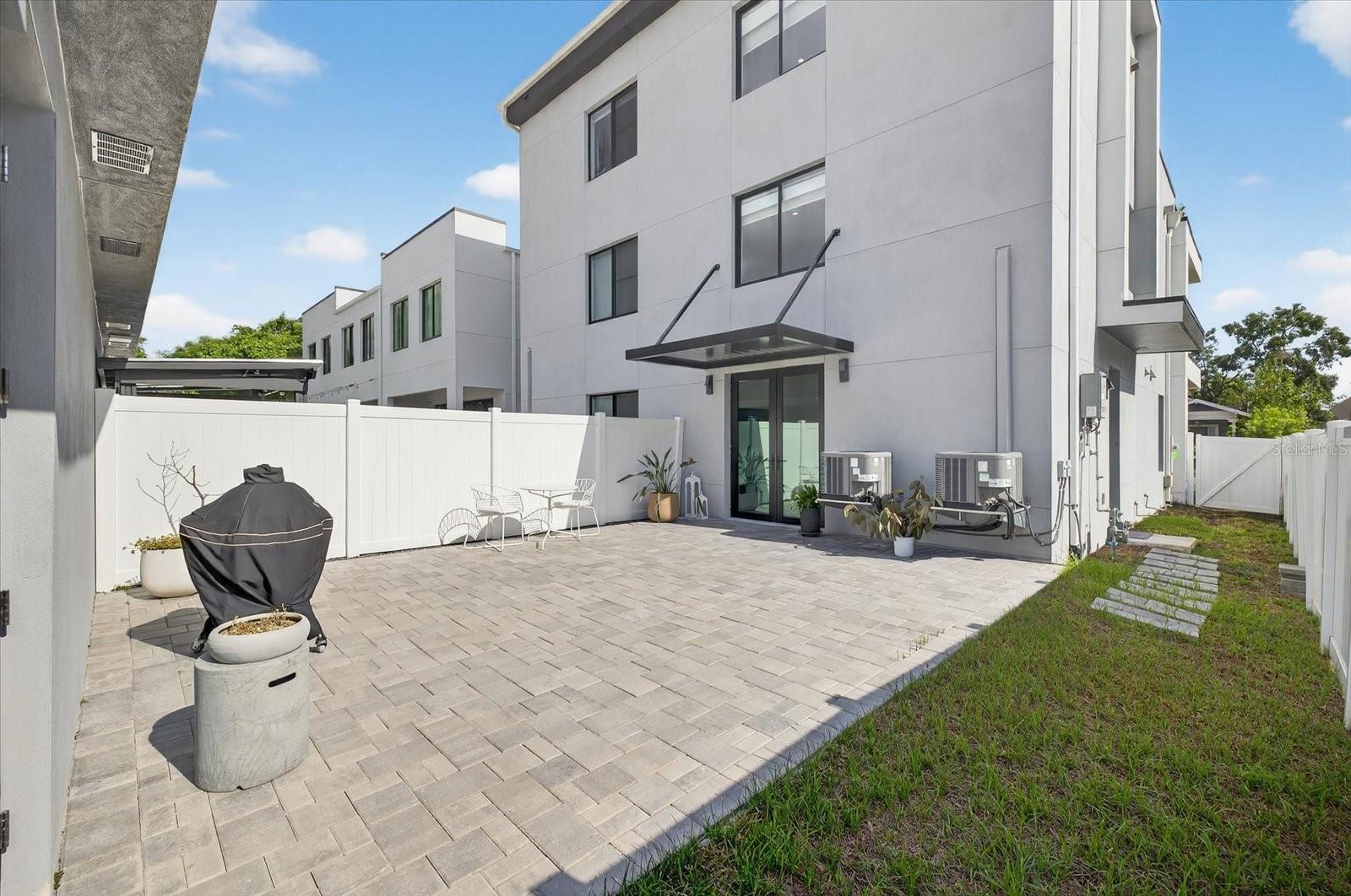 WEST HIGHLANDS - Residential Lease