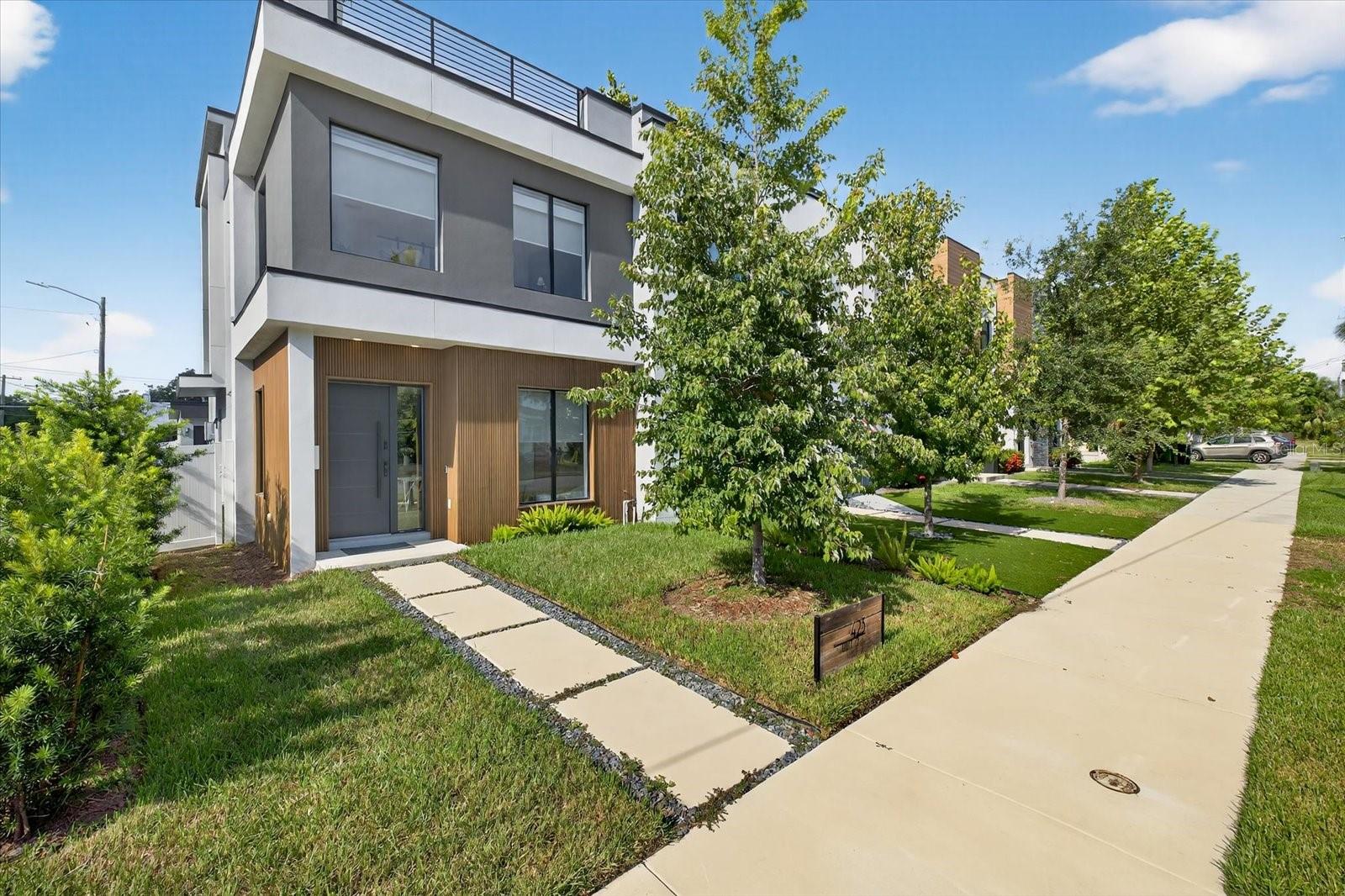 WEST HIGHLANDS - Residential Lease