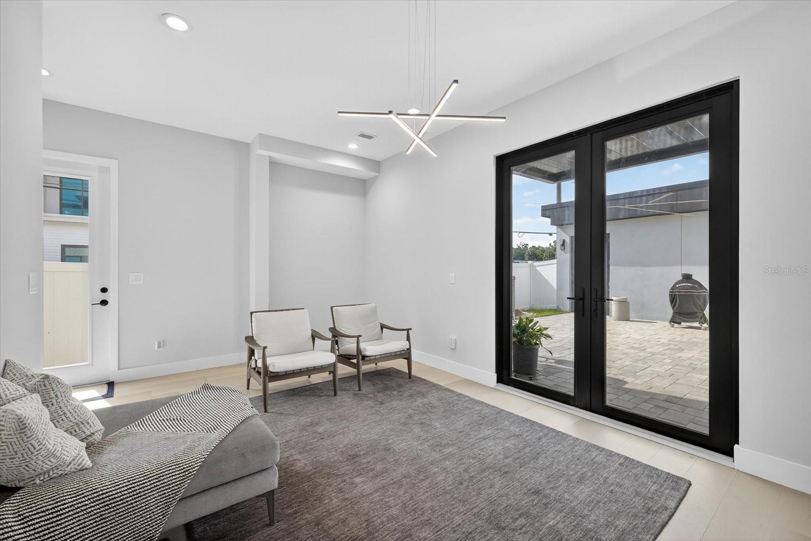 WEST HIGHLANDS - Residential Lease