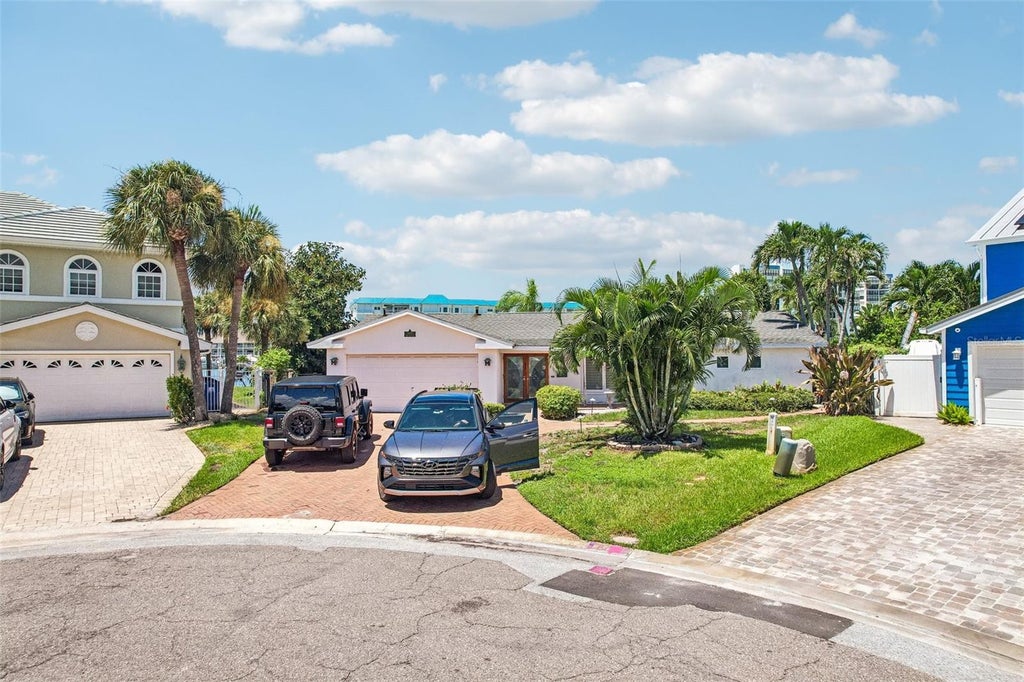 Photo of 8078 13th Avenue S, St Petersburg, FL 33707 (MLS # TB8537163)