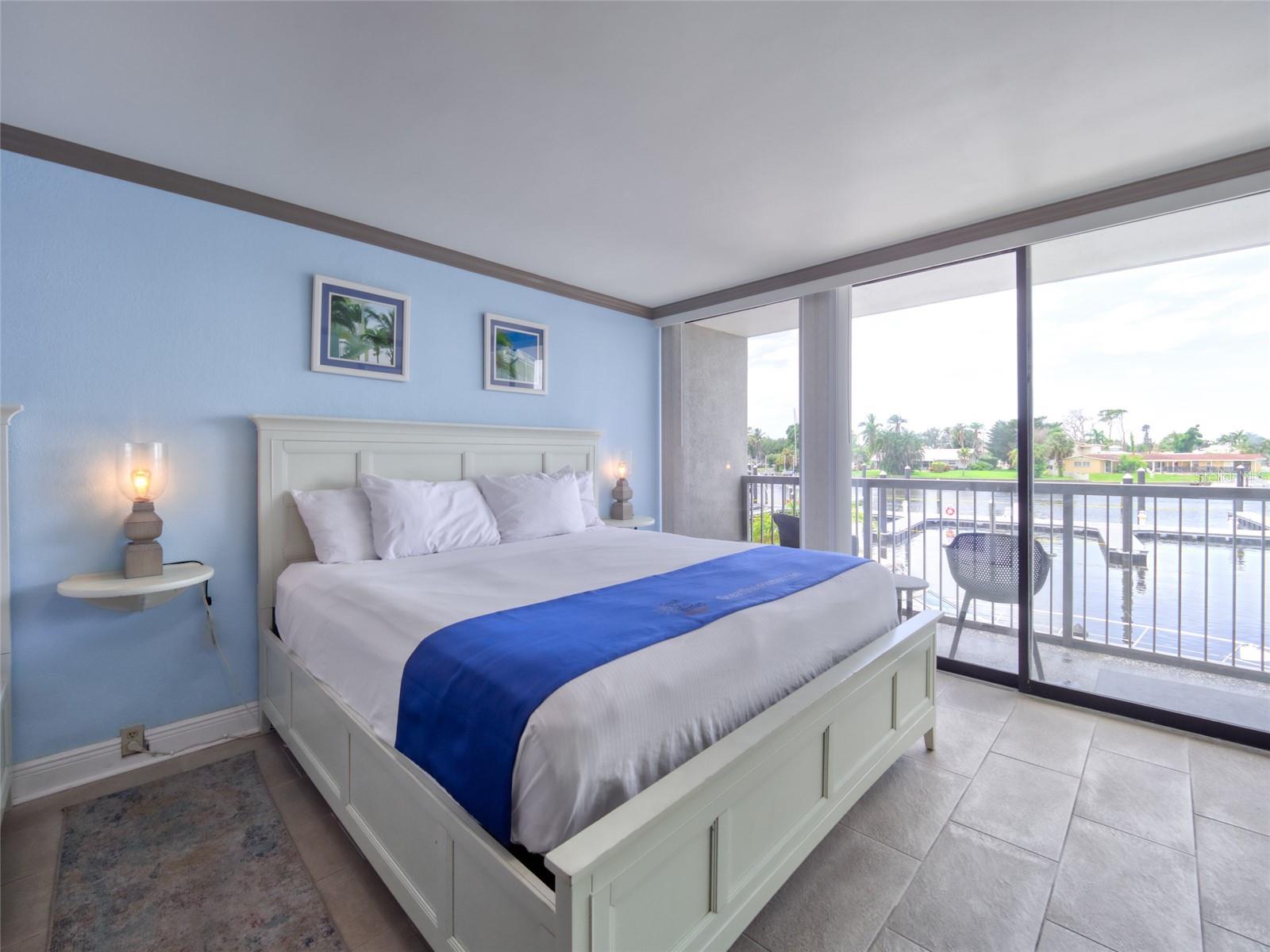 7150 N TAMIAMI TRAIL N409