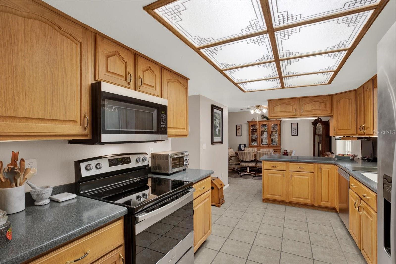 HILLTOP GROVES ESTATES - Residential