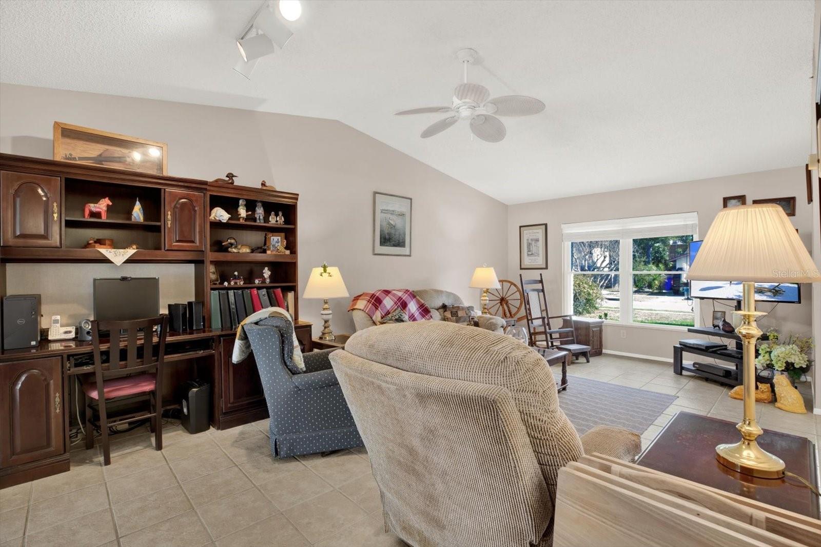 HILLTOP GROVES ESTATES - Residential