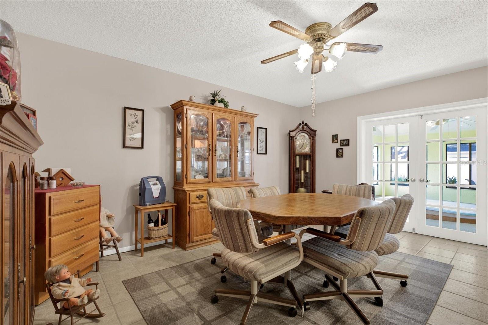 HILLTOP GROVES ESTATES - Residential