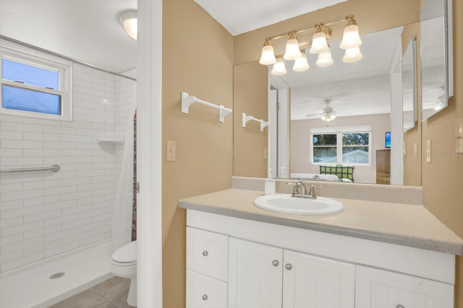 HILLTOP GROVES ESTATES - Residential