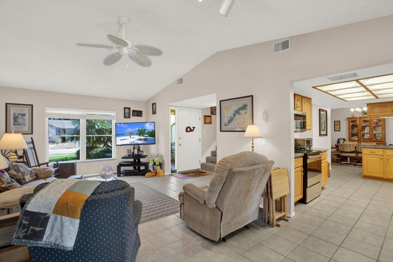 HILLTOP GROVES ESTATES - Residential