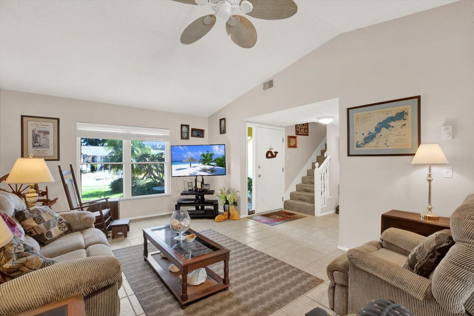 HILLTOP GROVES ESTATES - Residential