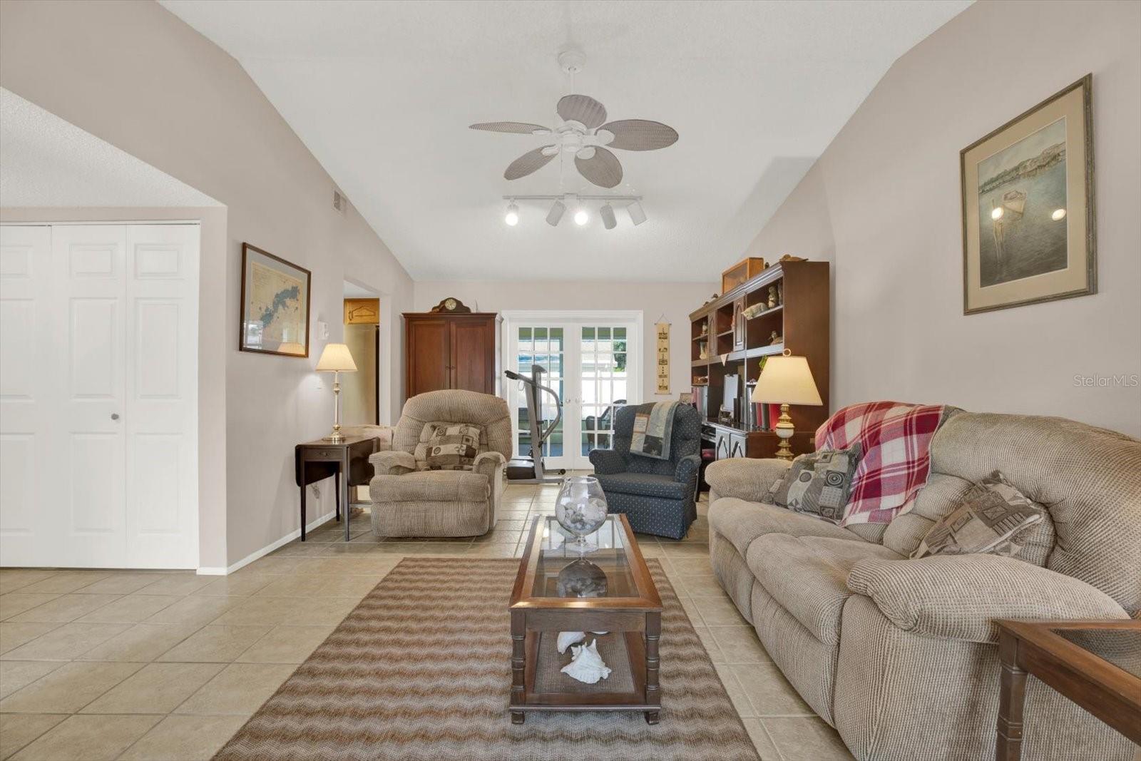 HILLTOP GROVES ESTATES - Residential