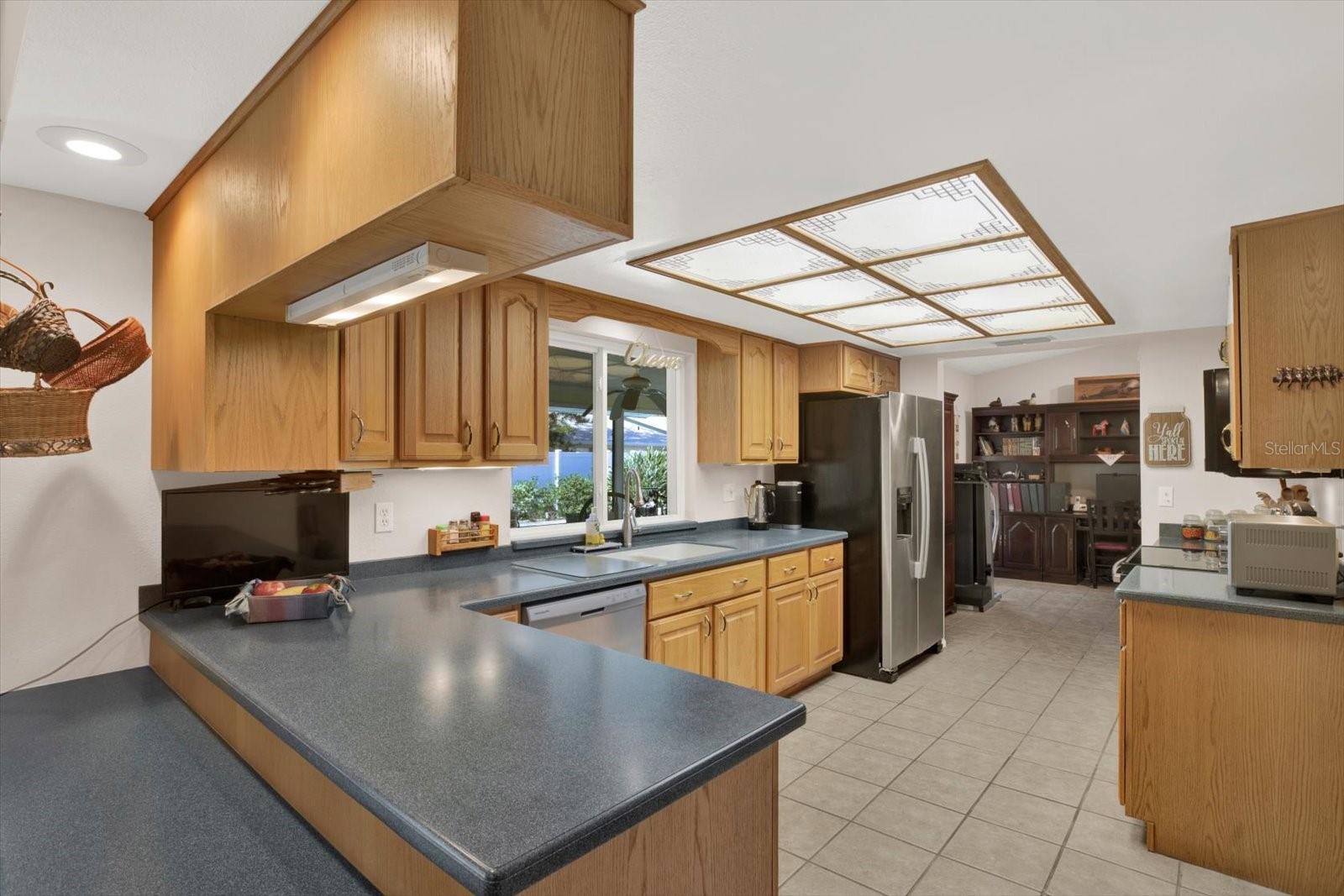 HILLTOP GROVES ESTATES - Residential