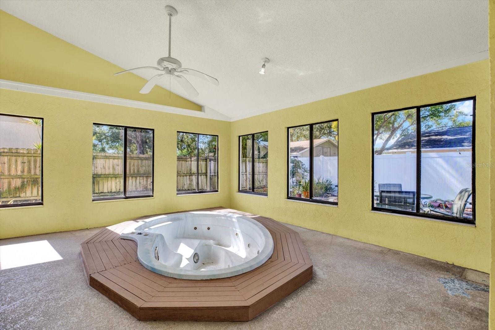 HILLTOP GROVES ESTATES - Residential