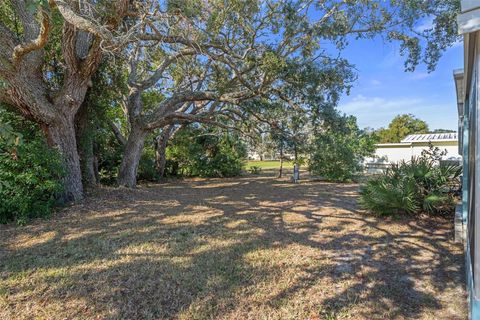 A home in BROOKSVILLE