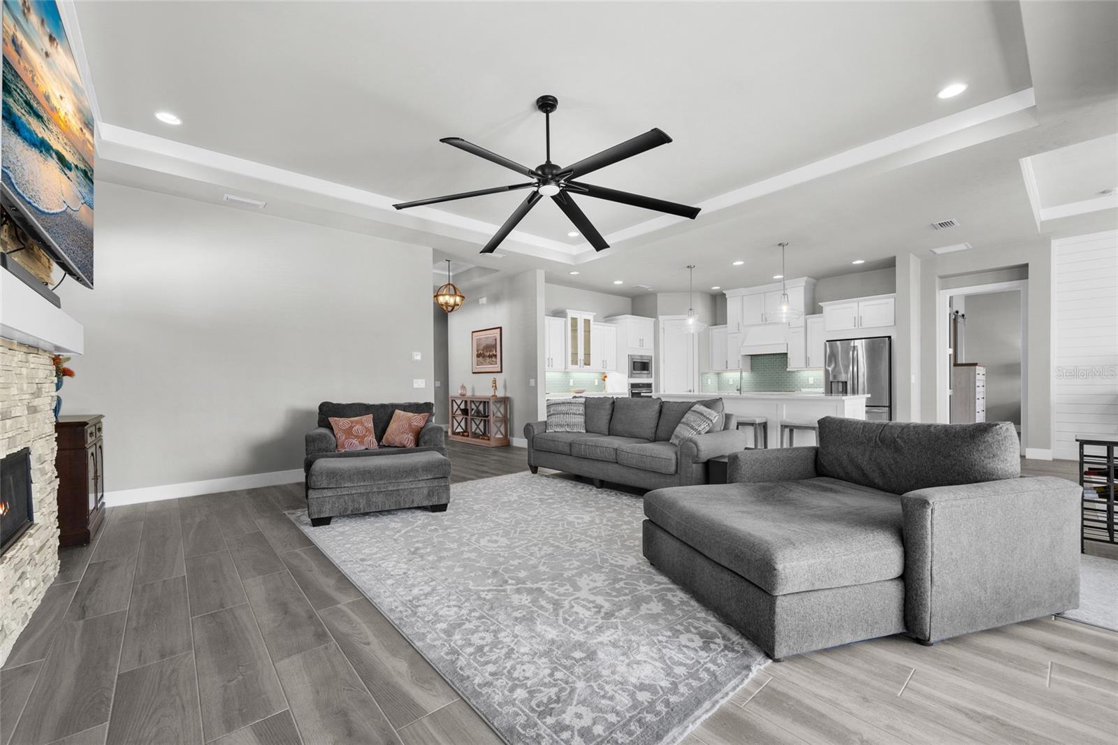 OAKMONT PH 2 PB 32 PG 30 - Residential