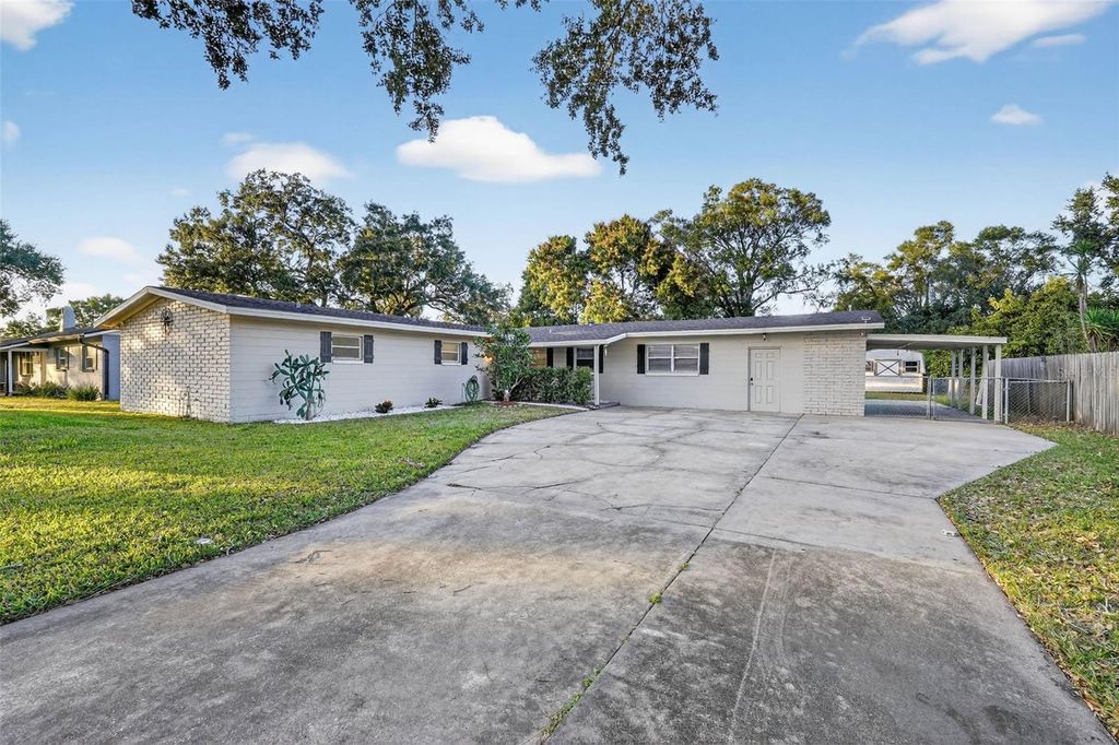Photo of 3207 Flowertree Road, Belle Isle, FL 32812 (MLS # O6369592)