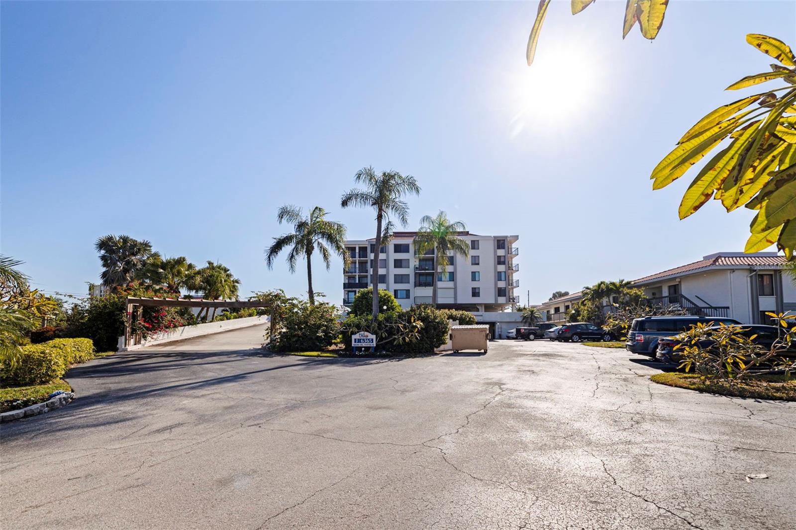 BAHIA DEL MAR I - Residential Lease