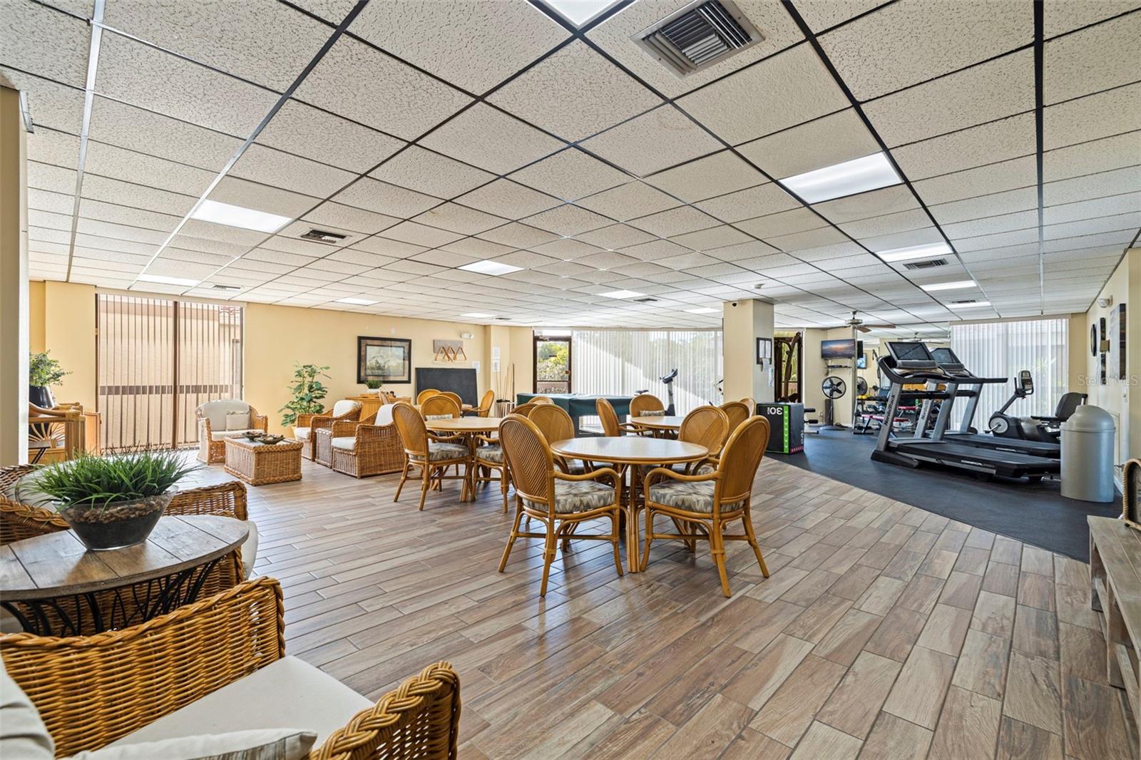 BAHIA DEL MAR I - Residential Lease