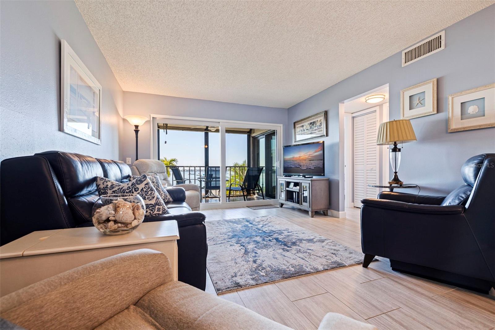 BAHIA DEL MAR I - Residential Lease