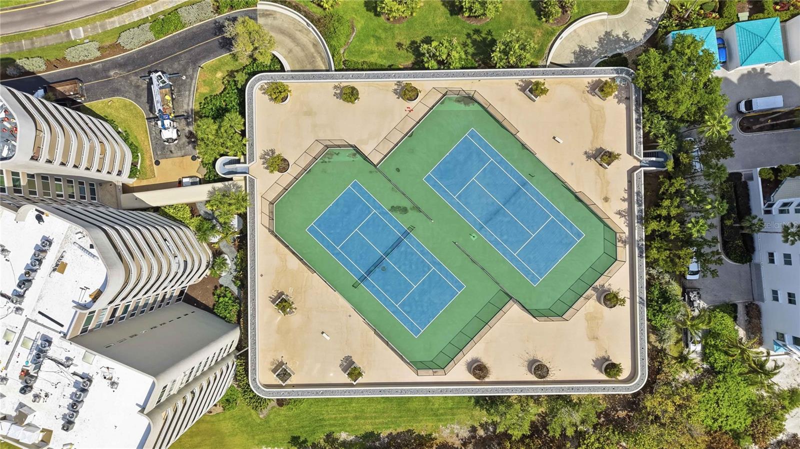 BEACHES OF LONGBOAT KEY PH-1 - Residential