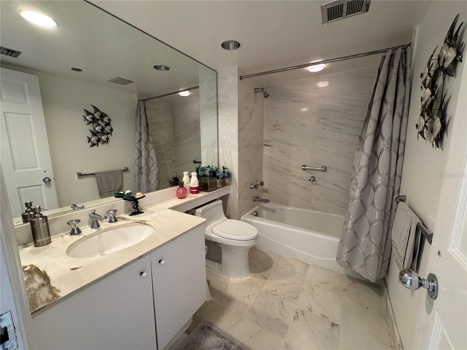 BEACHES OF LONGBOAT KEY PH-1 - Residential