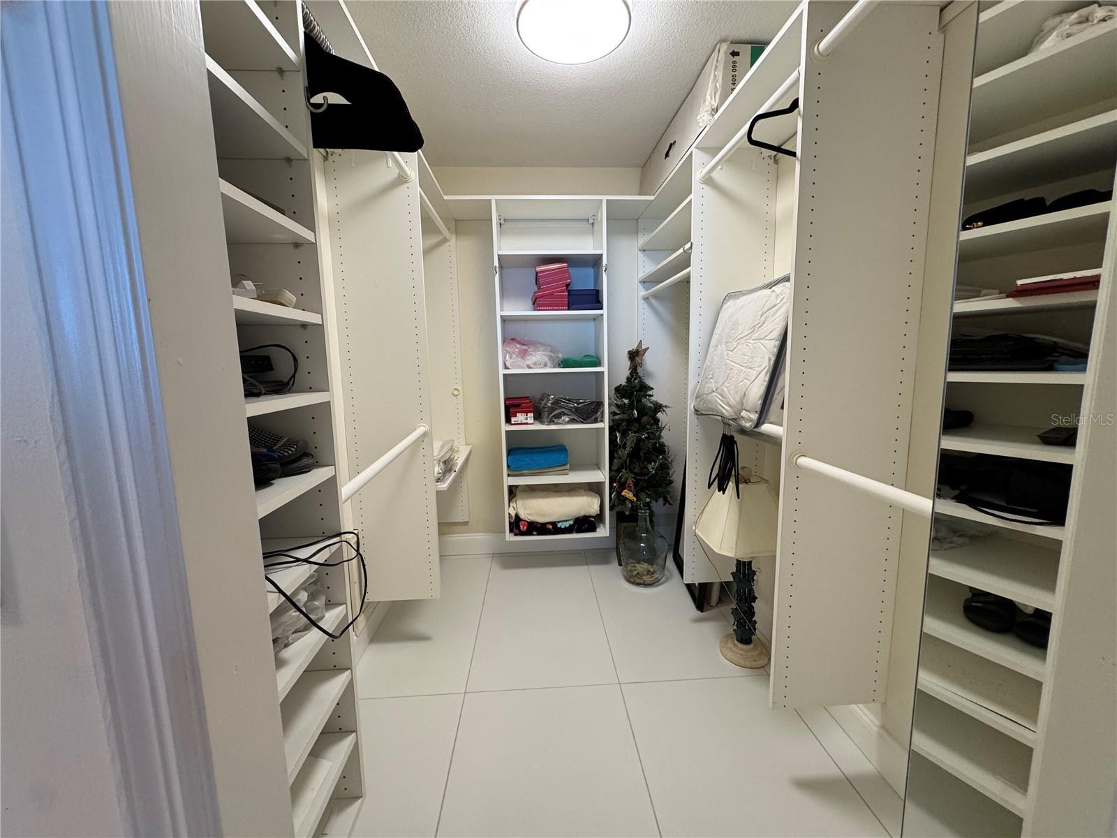 BEACHES OF LONGBOAT KEY PH-1 - Residential