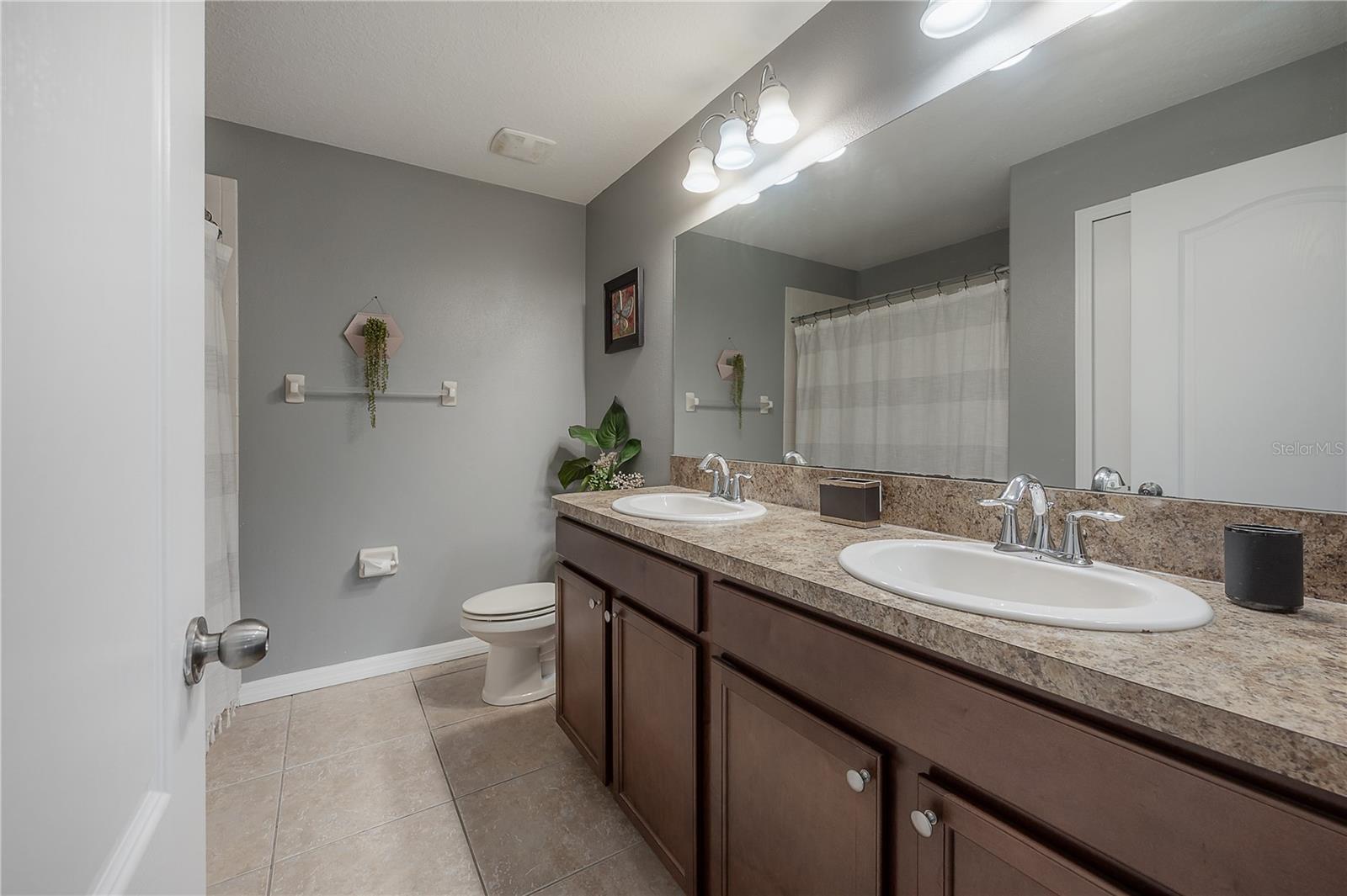 HAMMOCKS - Residential Lease