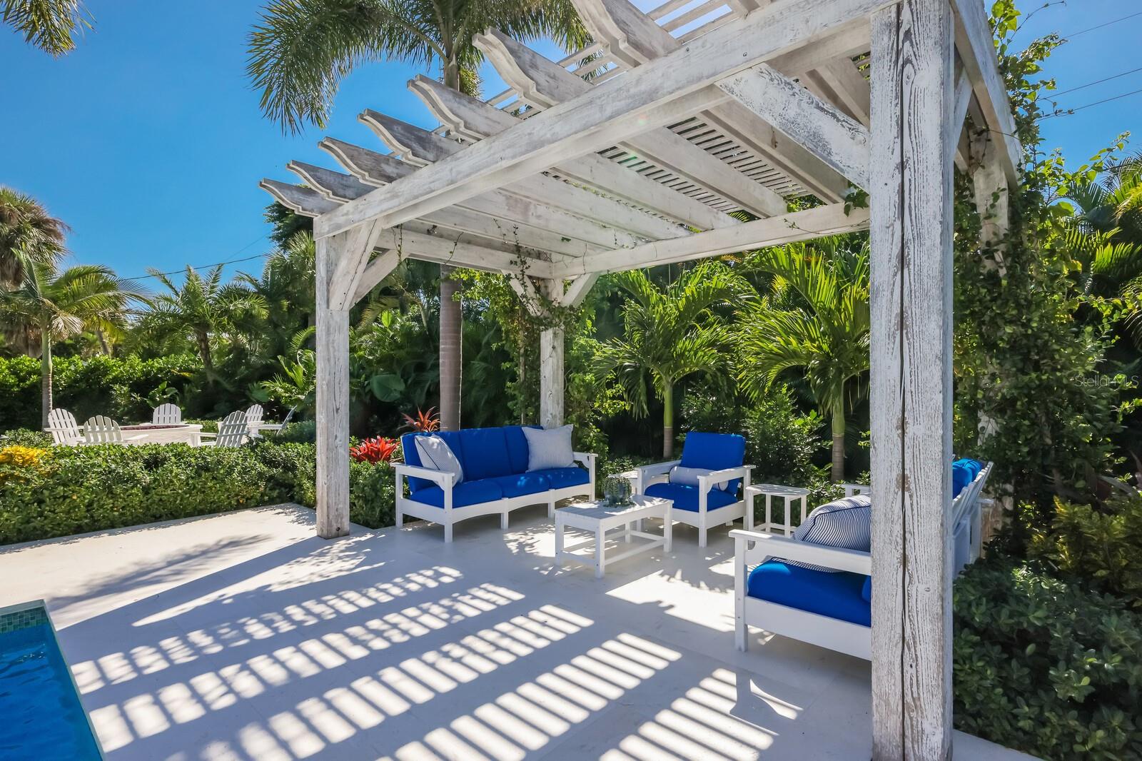 GOLDEN BEACH - Residential