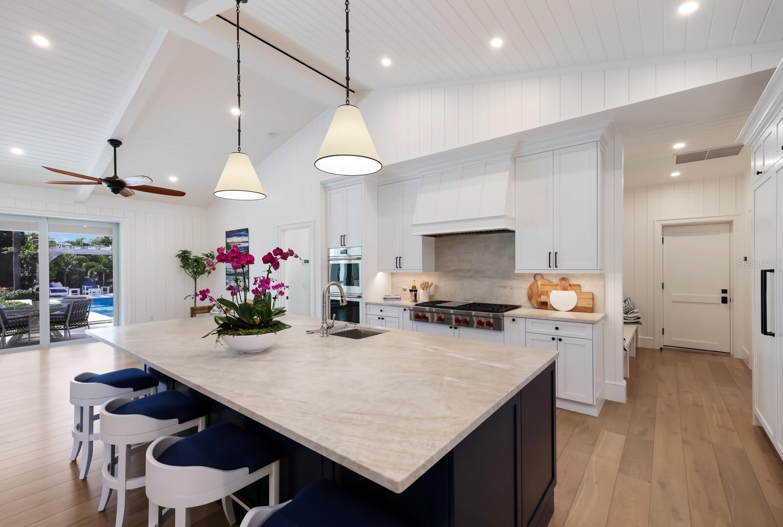 GOLDEN BEACH - Residential