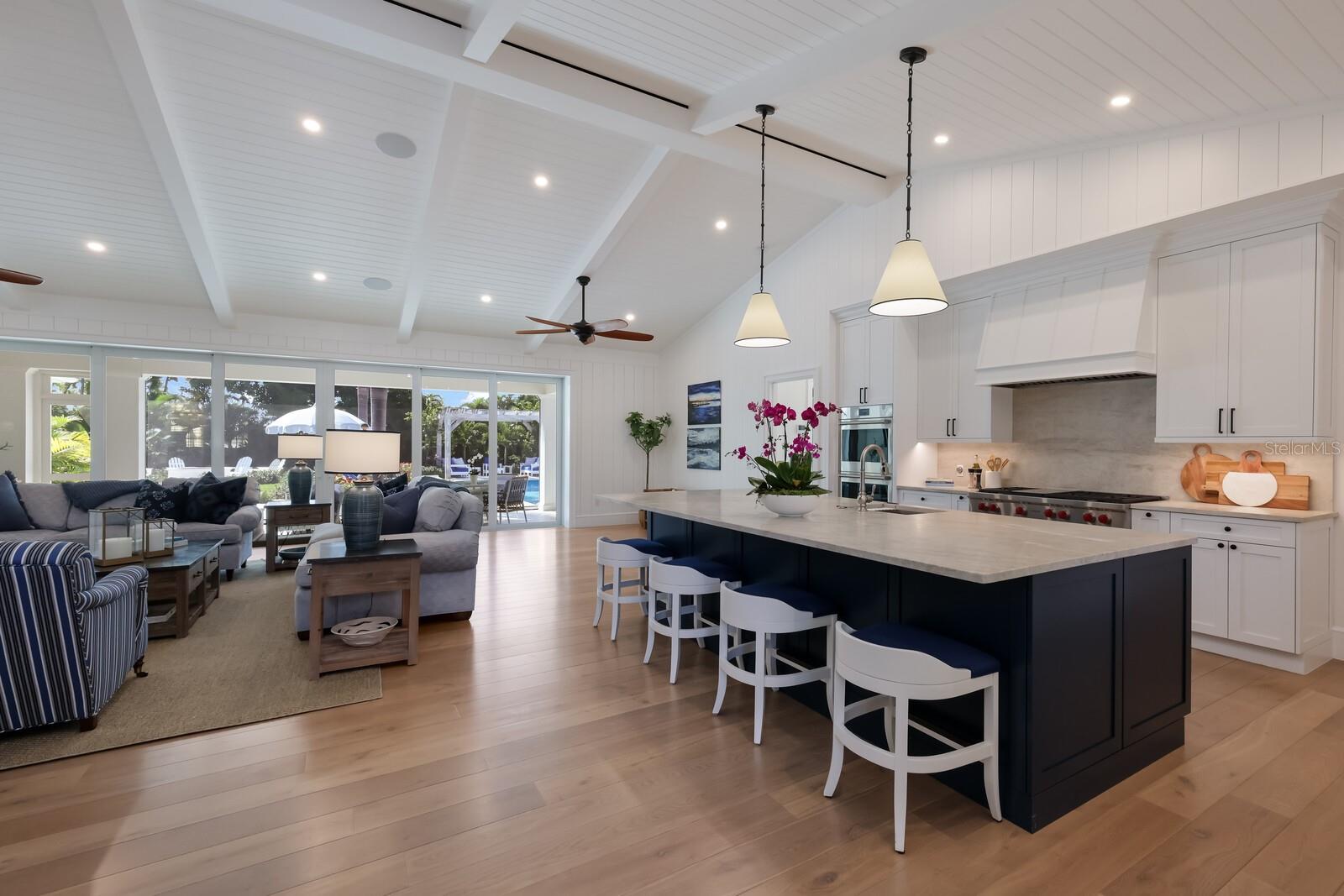 GOLDEN BEACH - Residential