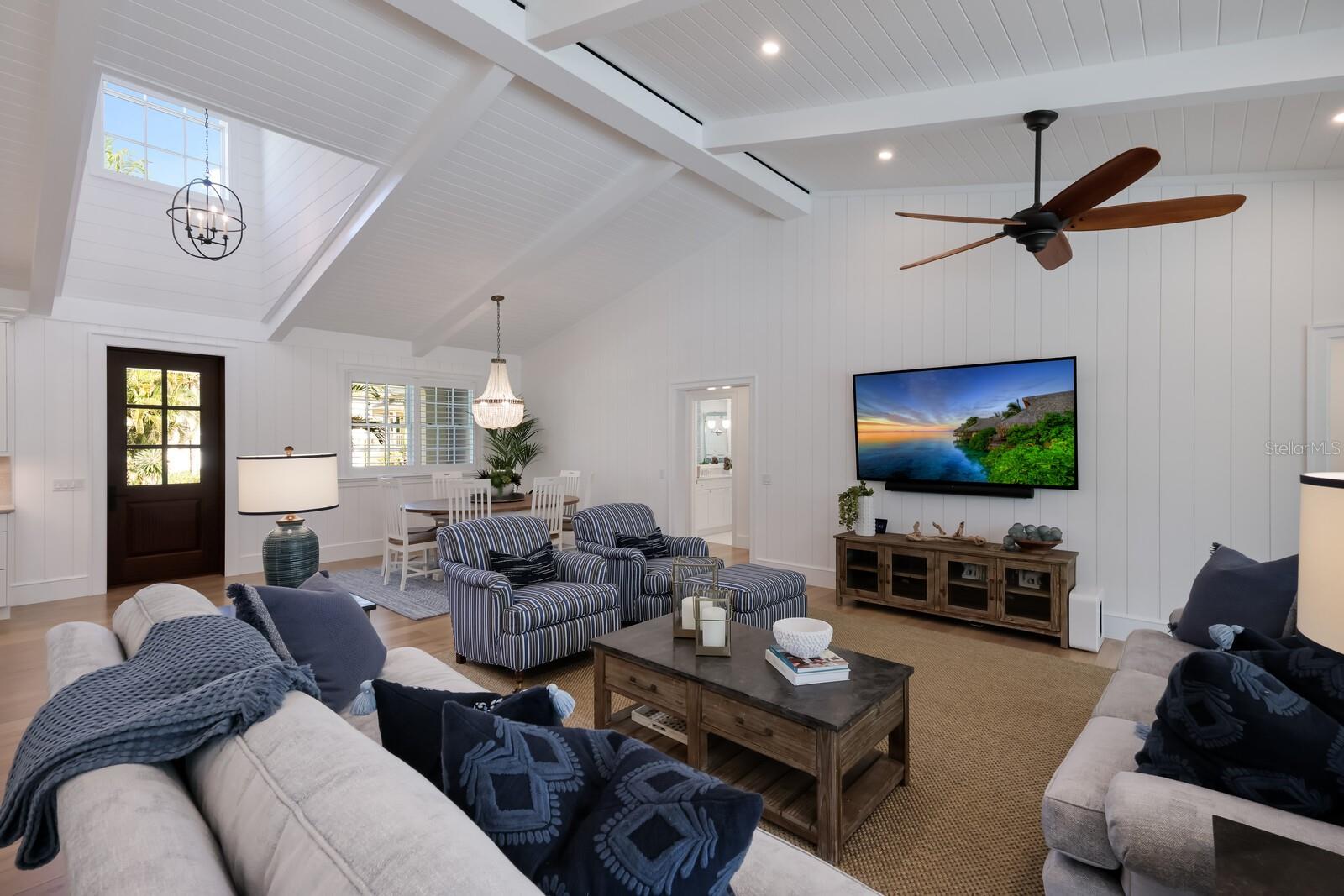 GOLDEN BEACH - Residential