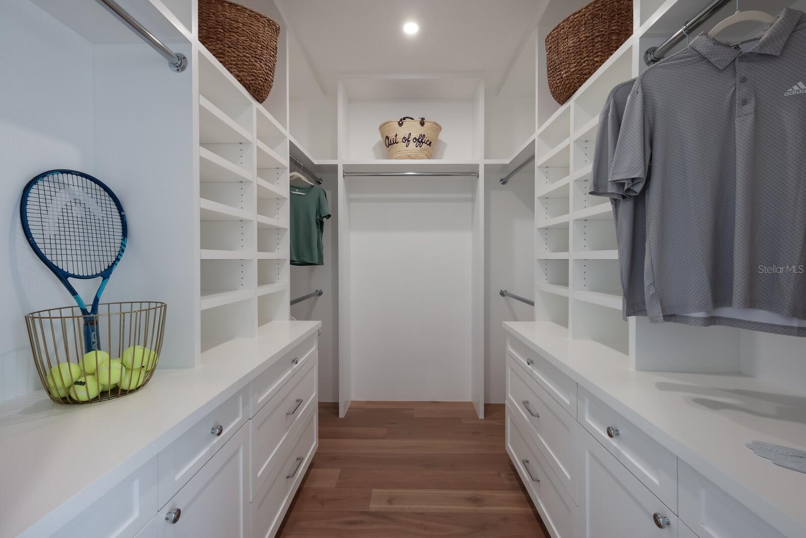 GOLDEN BEACH - Residential