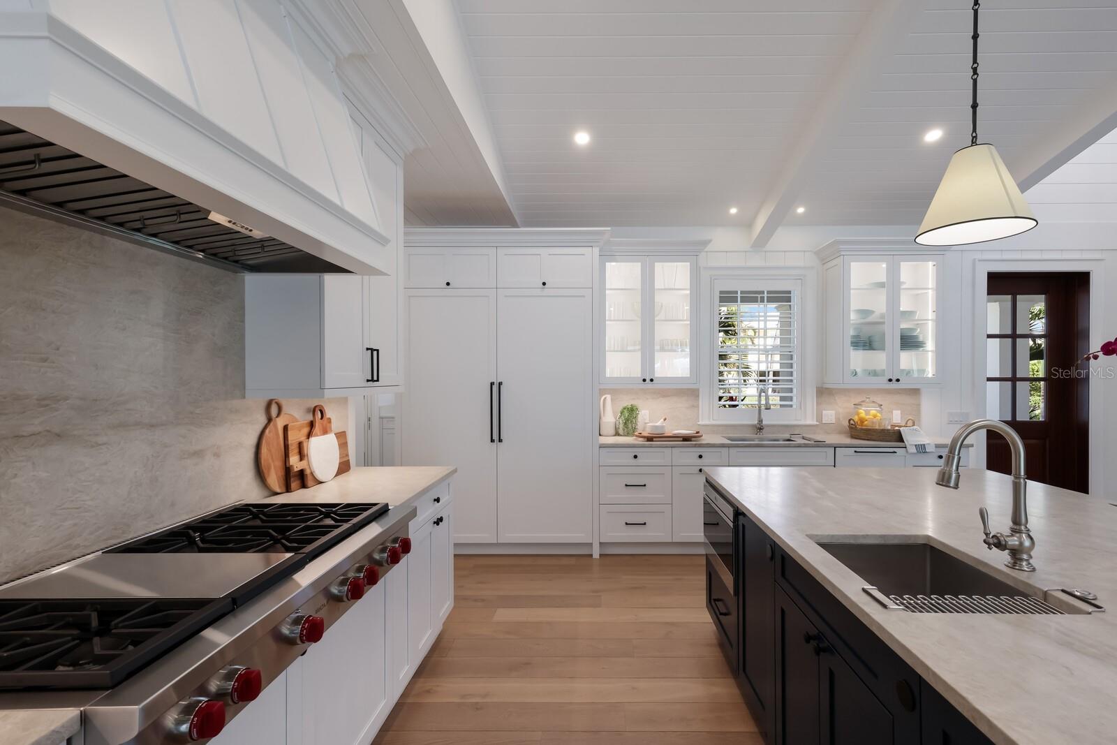 GOLDEN BEACH - Residential