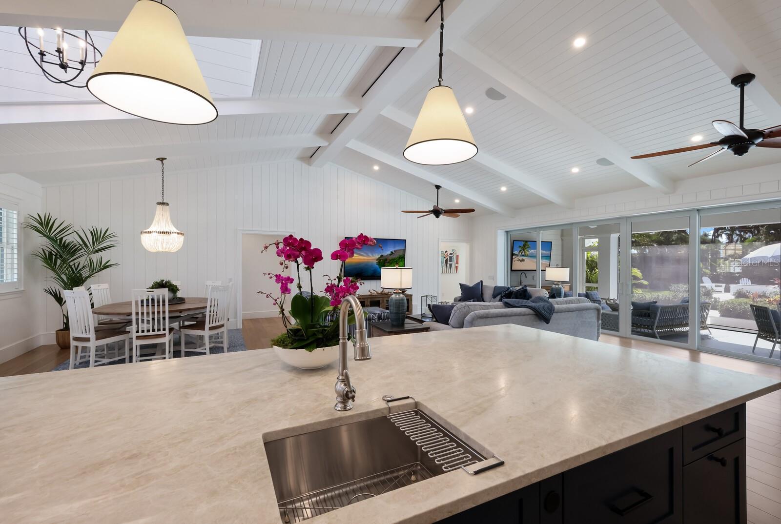 GOLDEN BEACH - Residential