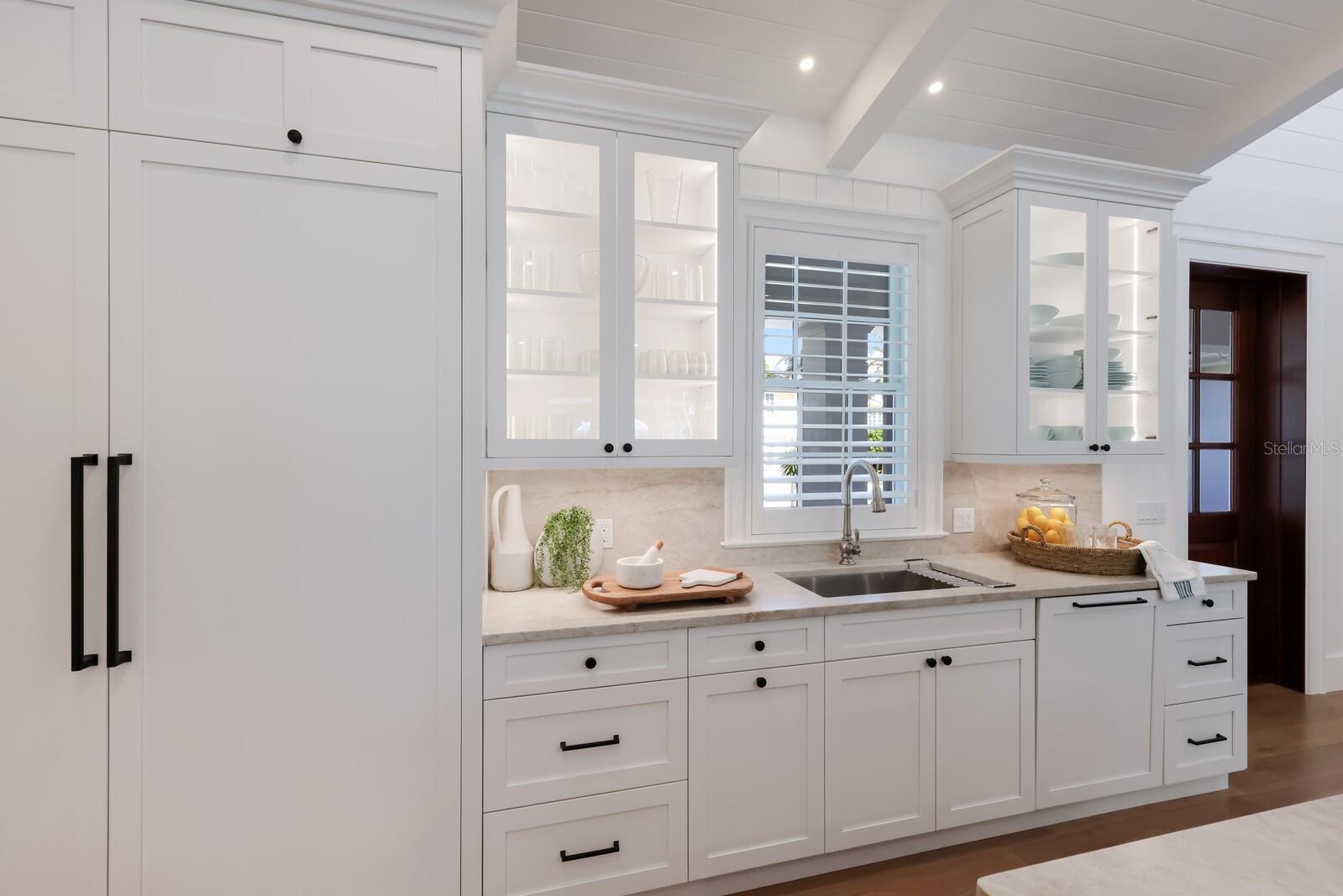 GOLDEN BEACH - Residential