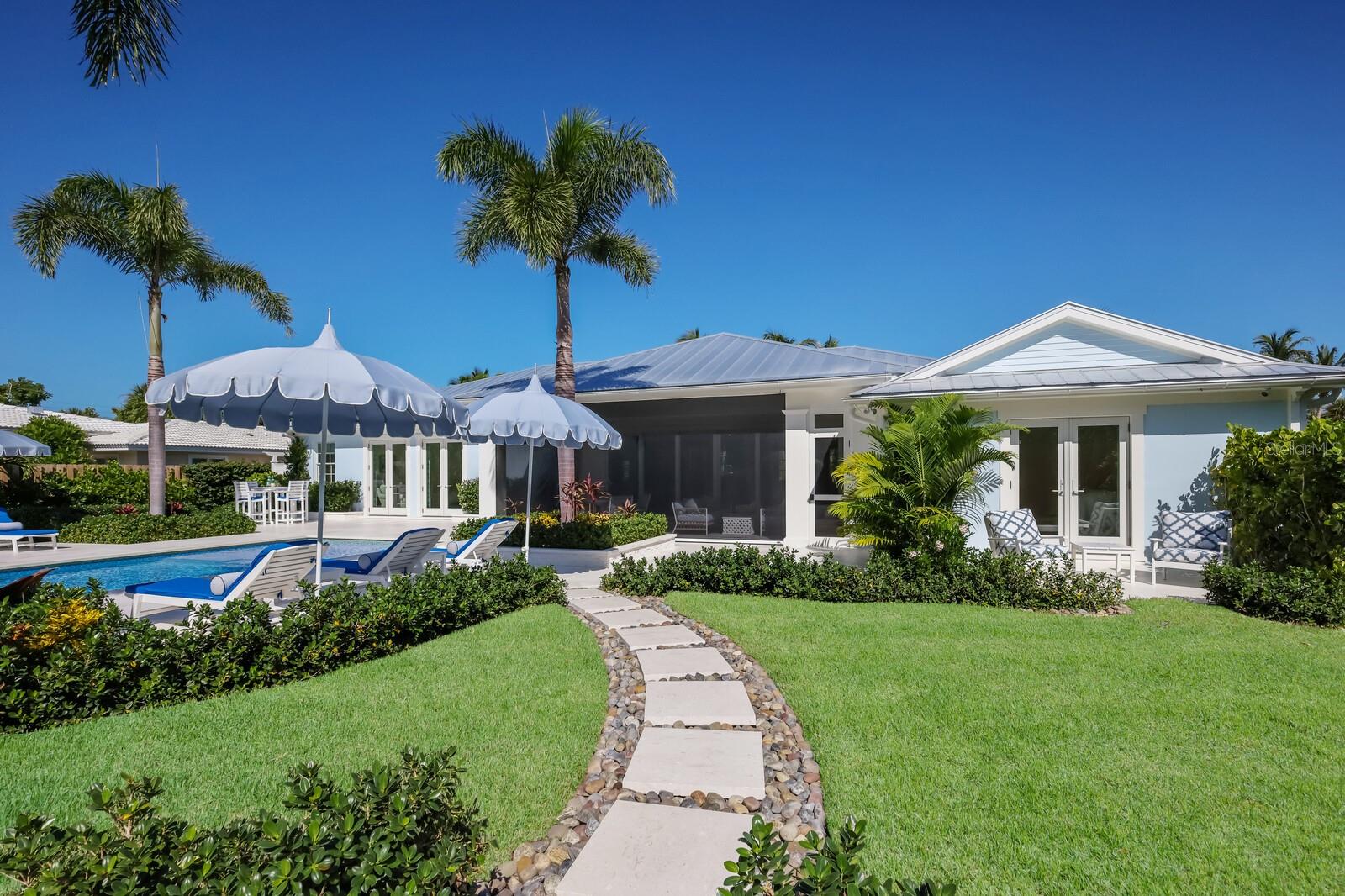 GOLDEN BEACH - Residential