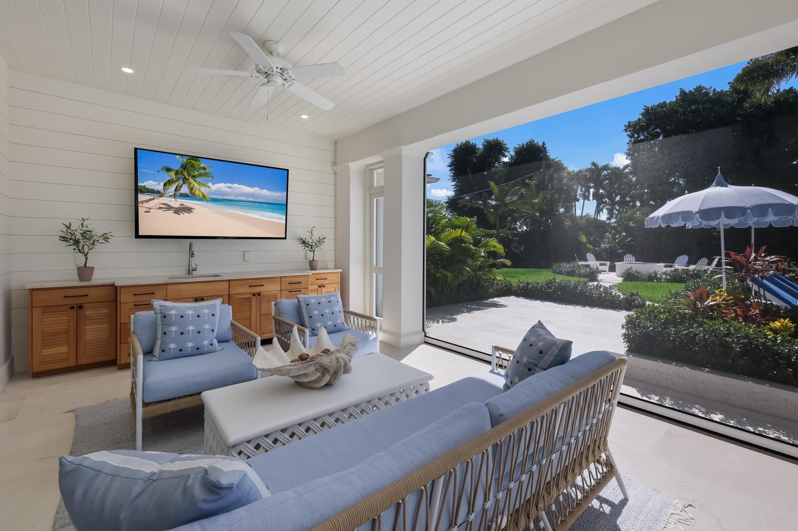 GOLDEN BEACH - Residential