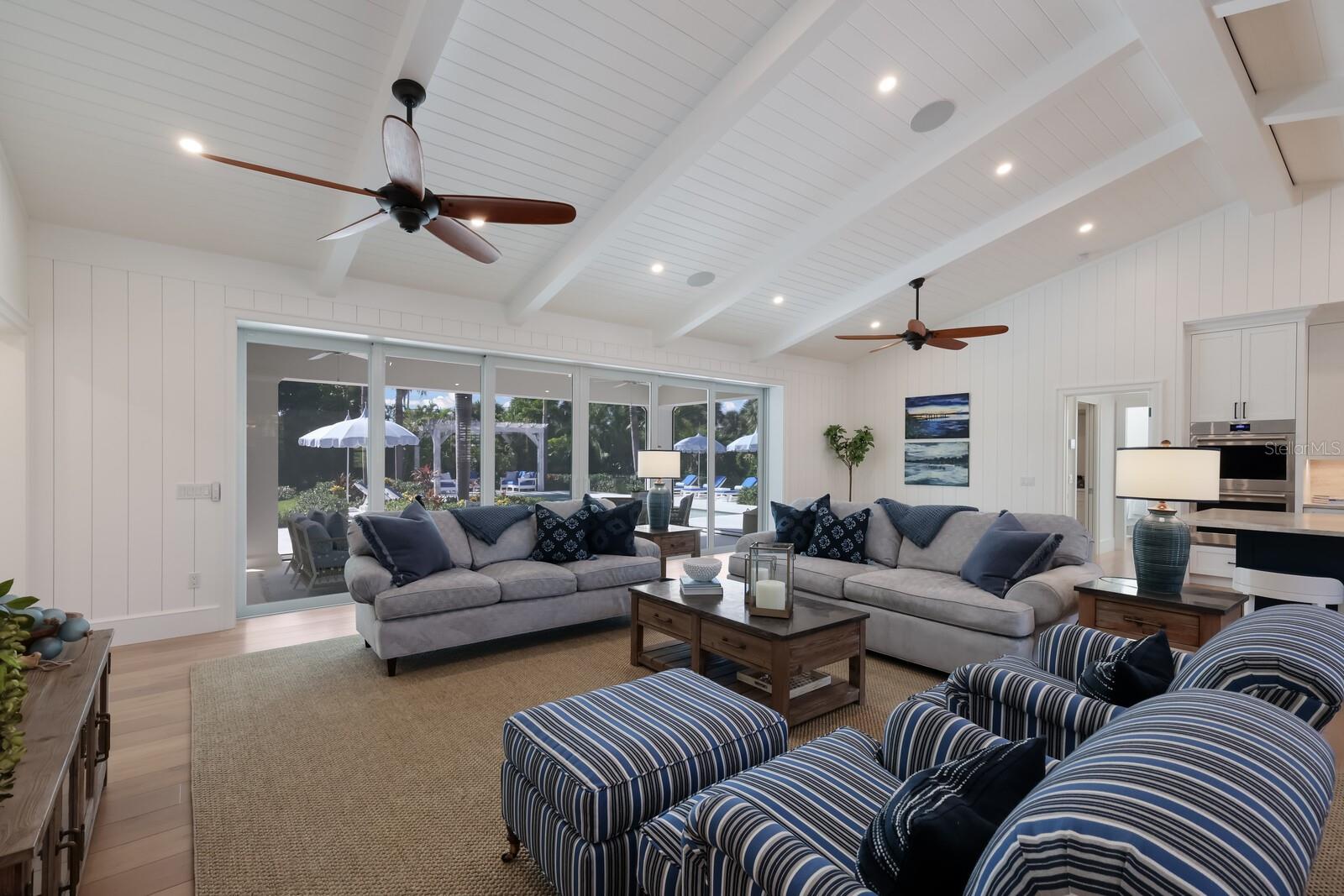 GOLDEN BEACH - Residential