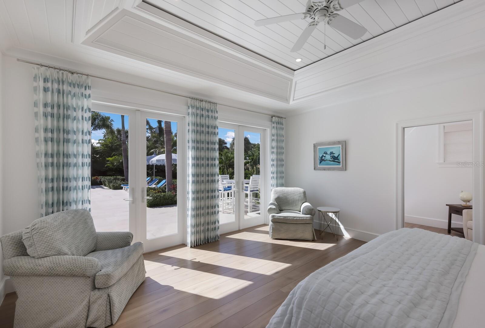 GOLDEN BEACH - Residential