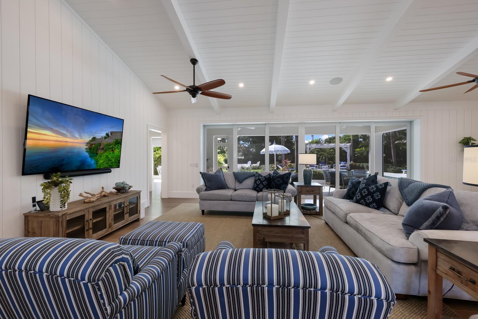 GOLDEN BEACH - Residential