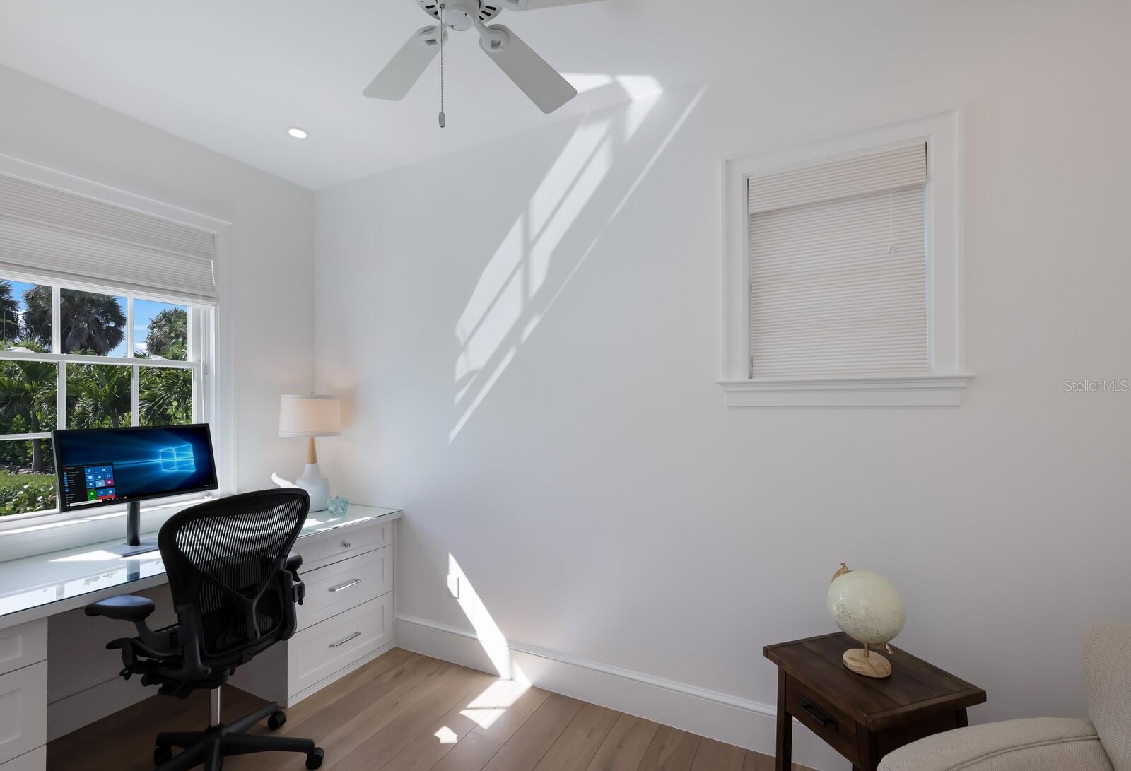 GOLDEN BEACH - Residential