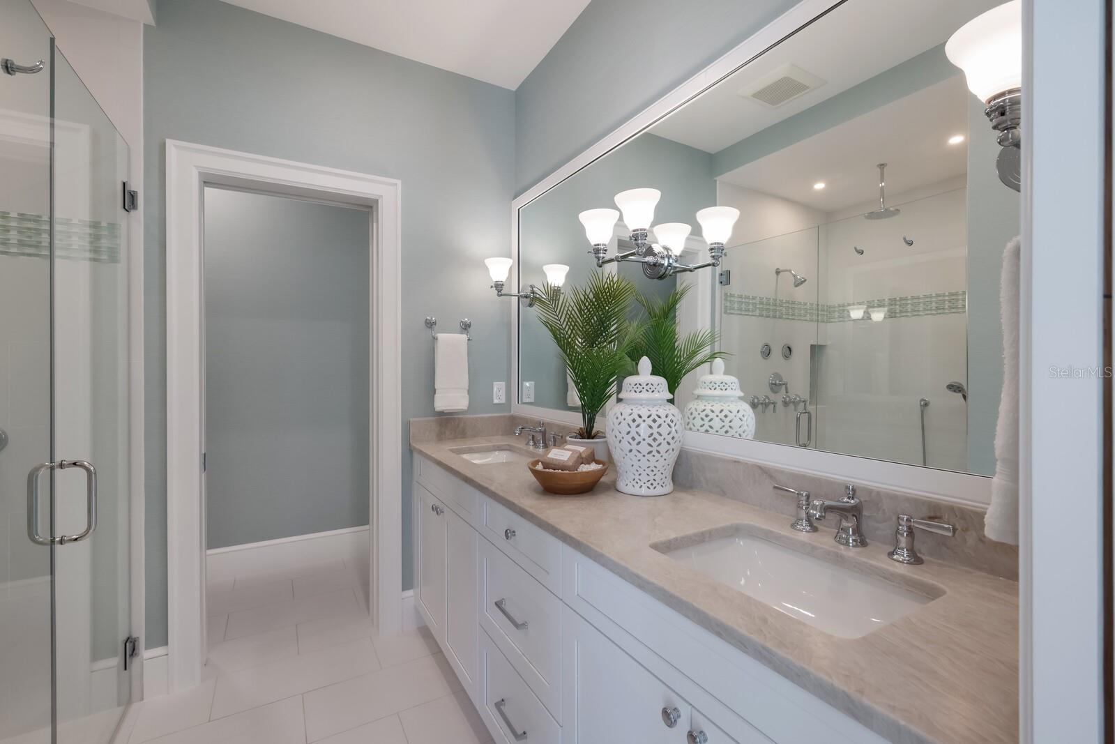 GOLDEN BEACH - Residential