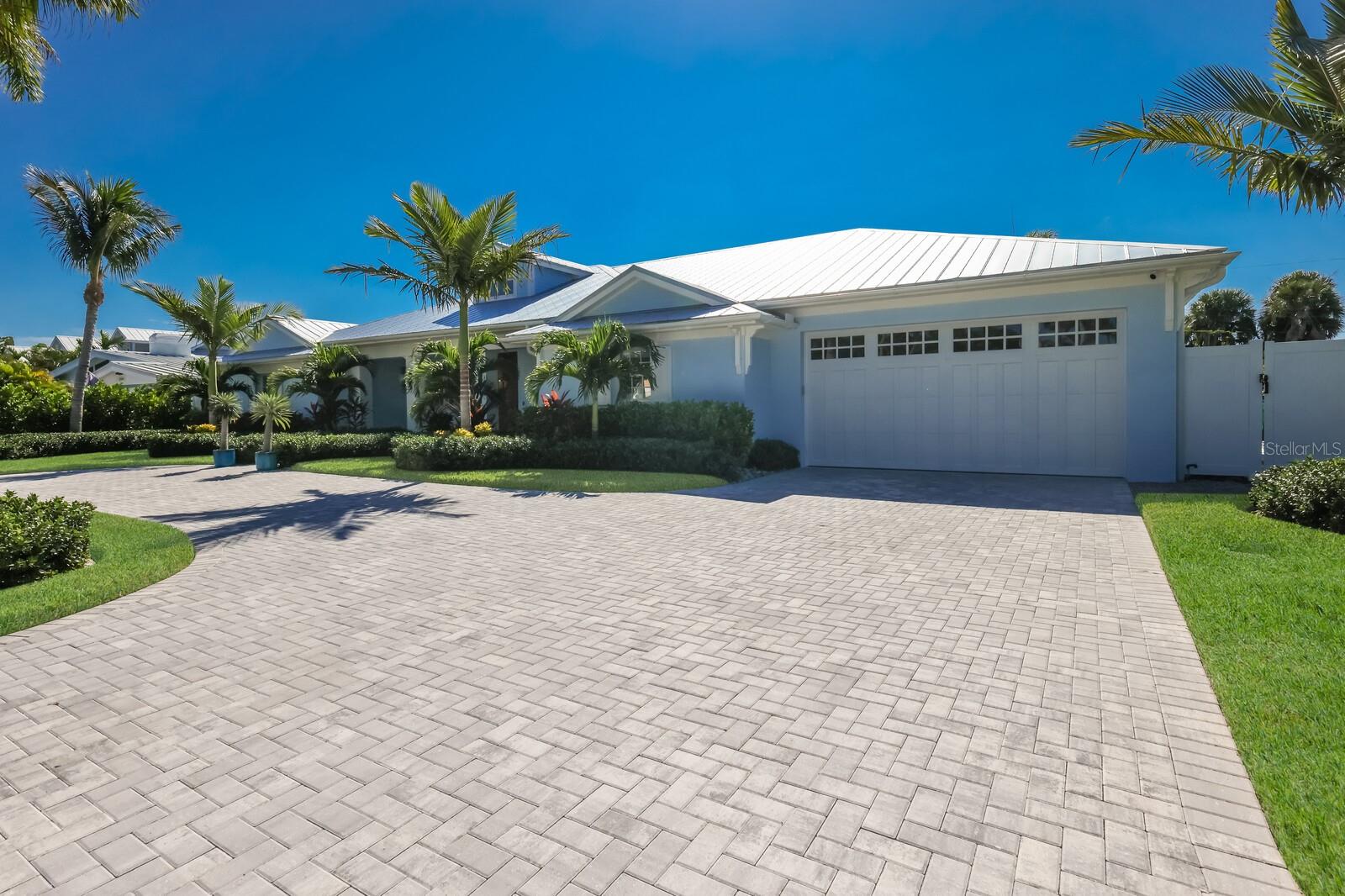 GOLDEN BEACH - Residential