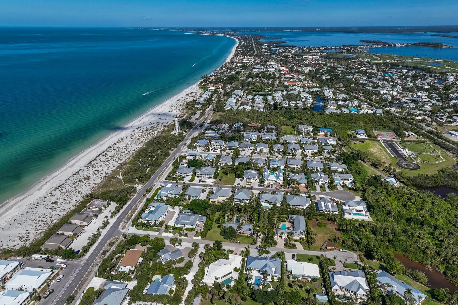 GOLDEN BEACH - Residential
